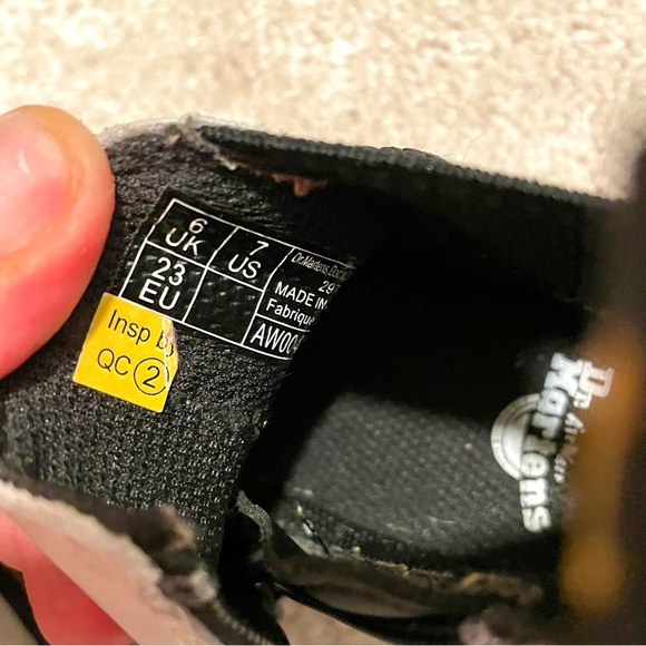 Dr. Martens toddler Chelsea zipper boots size 7. - Picture 5 of 8